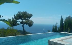 Eze - Appartement Dans Bas De Villa Avec Piscine Pres De Monaco
