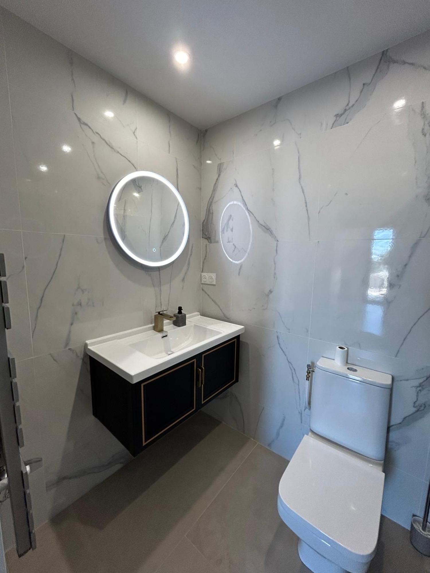 Eze - Appartement Dans Bas De Villa Avec Piscine Pres De Monaco Exterior photo