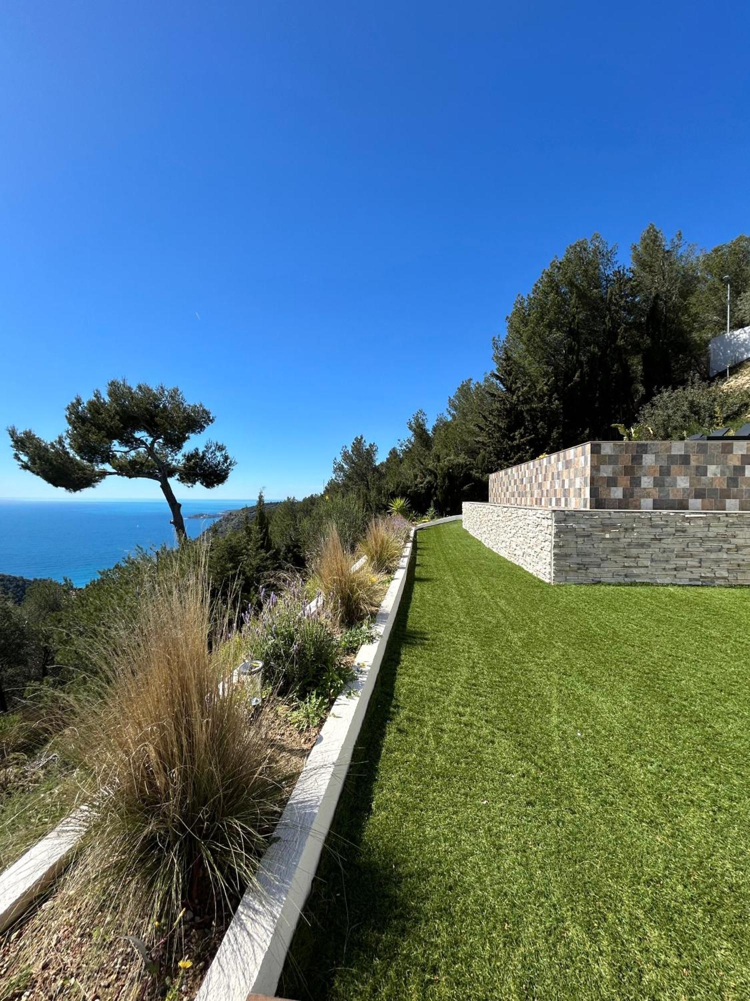 Eze - Appartement Dans Bas De Villa Avec Piscine Pres De Monaco Exterior photo